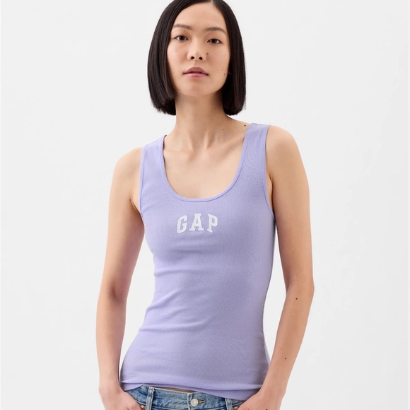 NWT (2) Ribbed Logo Gap Tank Tops -Size:M - Picture 11 of 12